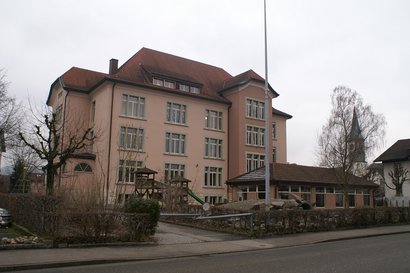 Schulhaus Dorf
